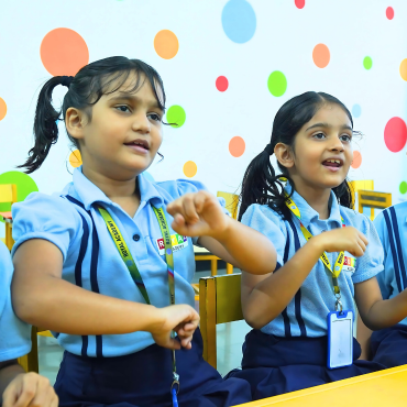 Happy kids learning at the best pre-school in Virar - Royal Academy